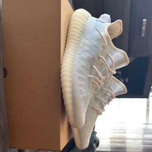 Yeezy Boost 350 V2 Mono Ice